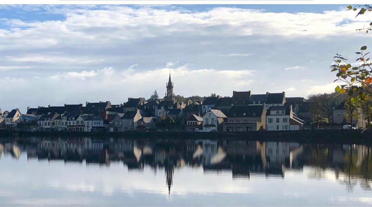 Vue sur le lac Huelgoat Extérieur photo